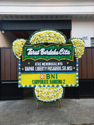 Papan Bunga Duka di Aek Parombunan